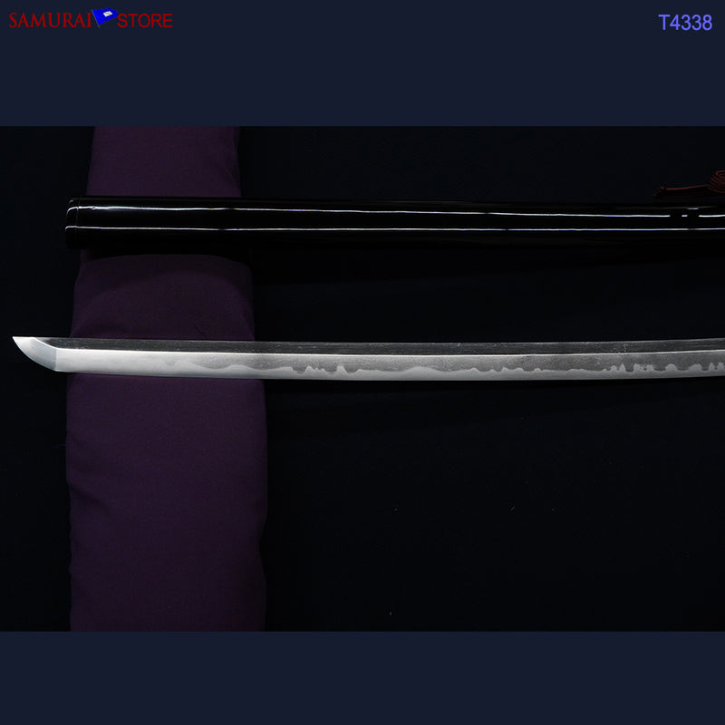 T4338 Wakizashi Sword KUNIYUKI in Ornate Mounting - Edo period