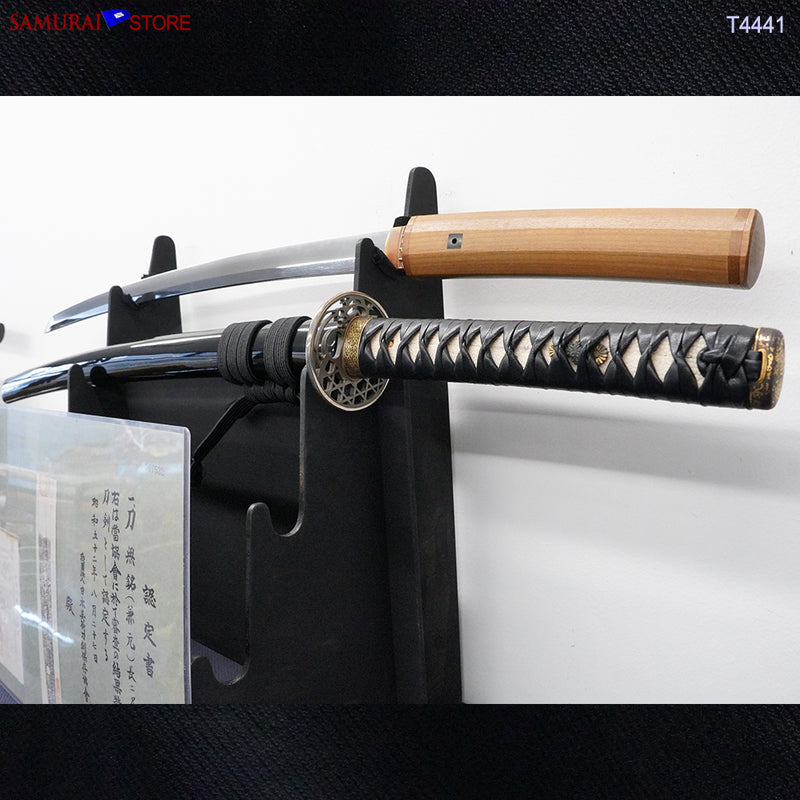 T4441 Katana sword KANEMOTO - Antique NBTHK certificated Muromachi era